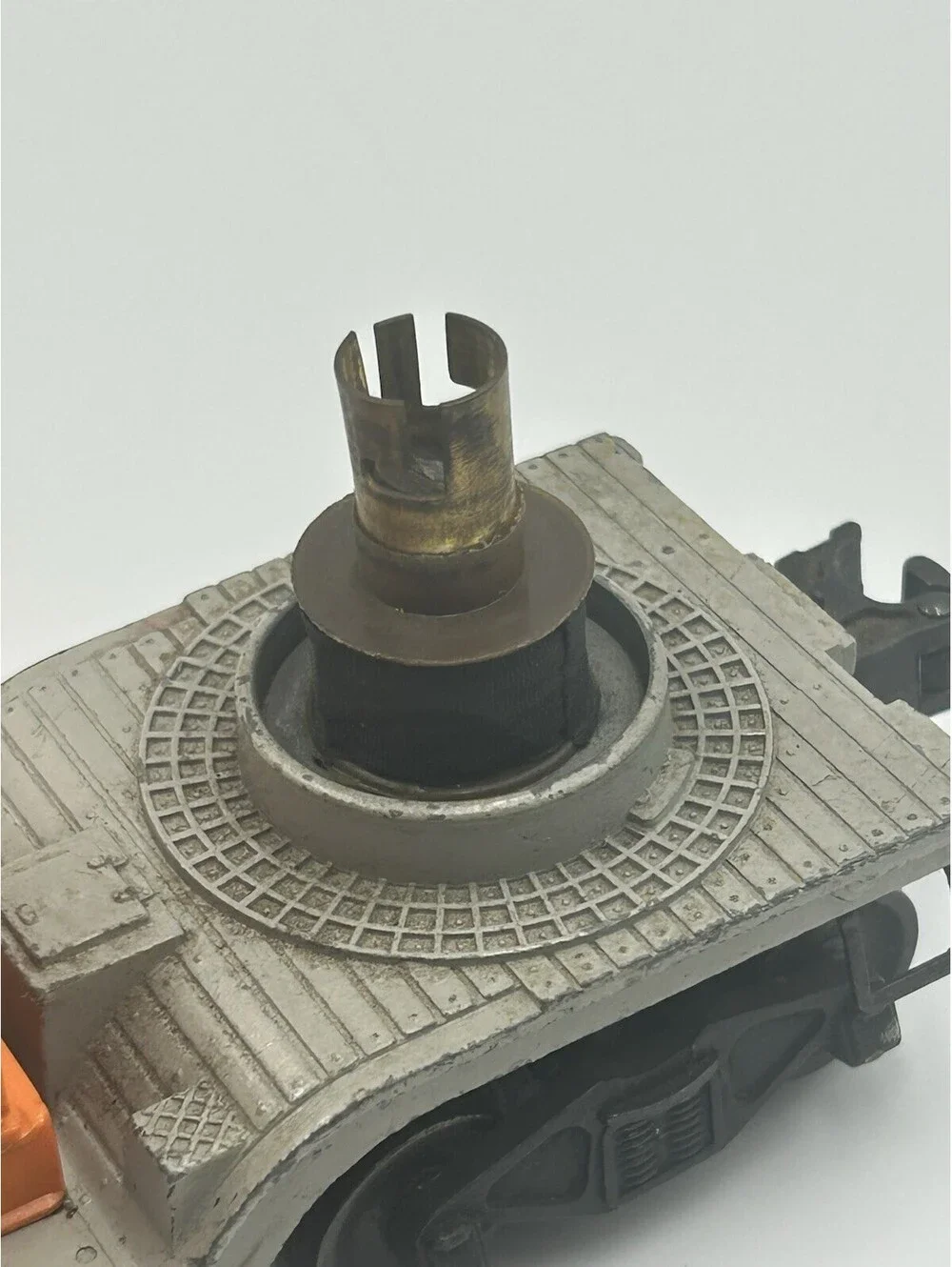 LIONEL 3620 SPOTLIGHT CAR WITH ORANGE GENERATOR